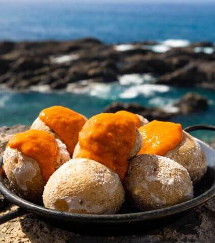 Gastronomía canaria: papas con mojo. Fuerteventura